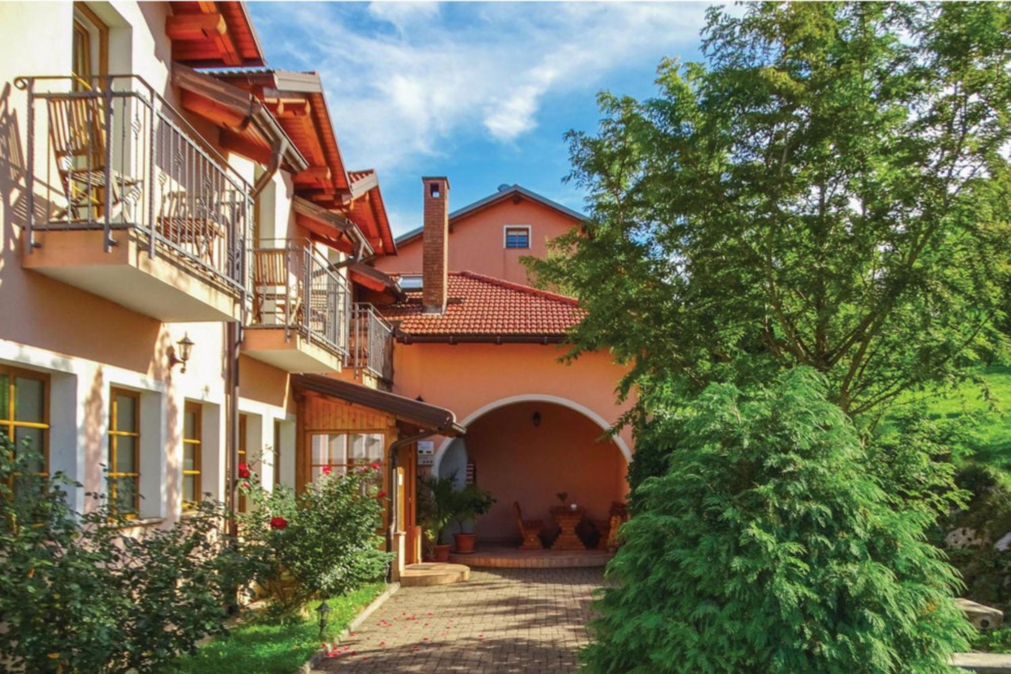 House Na Meji With Sauna - Happy Rentals Pivka Buitenkant foto