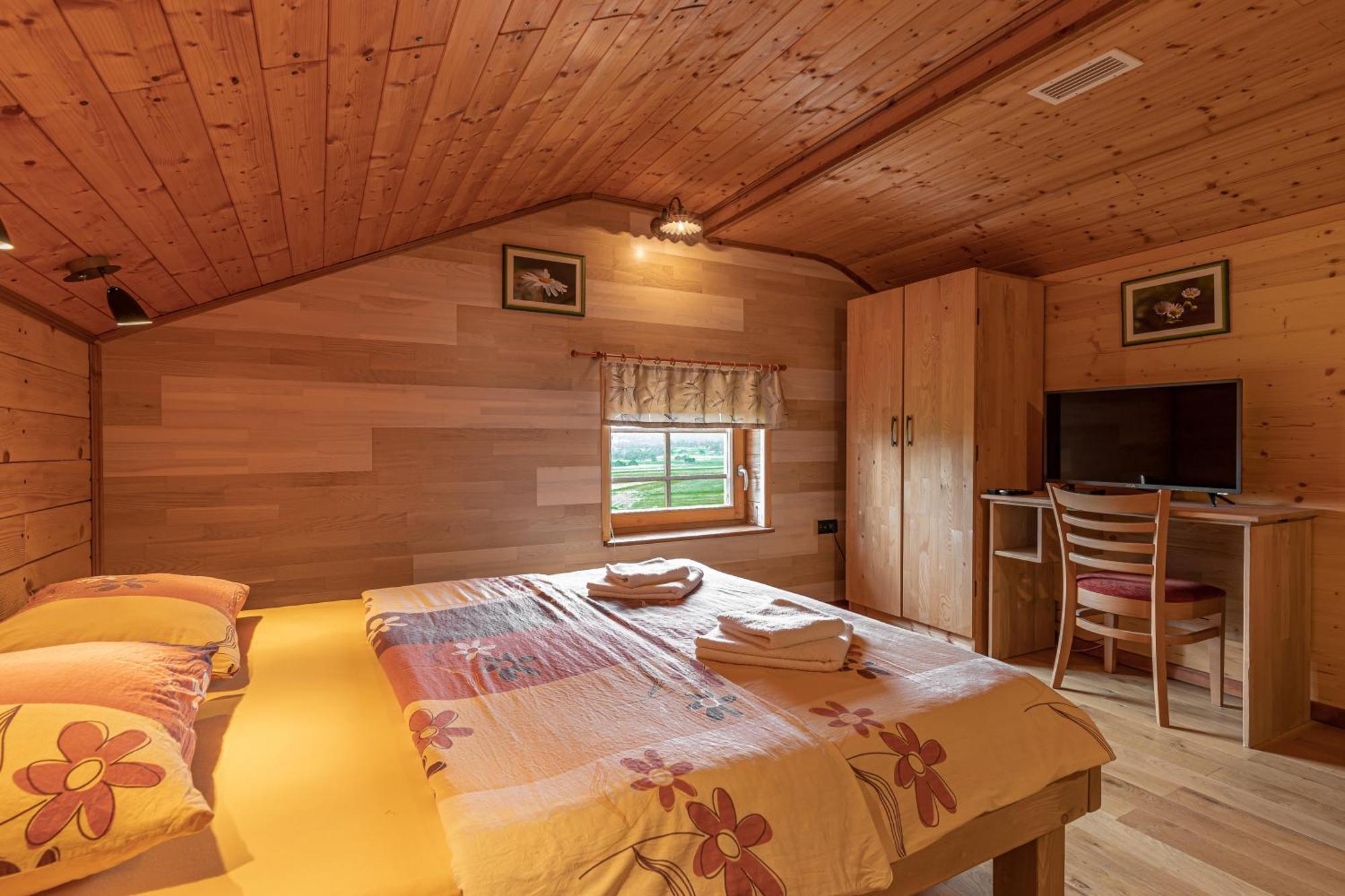 House Na Meji With Sauna - Happy Rentals Pivka Buitenkant foto