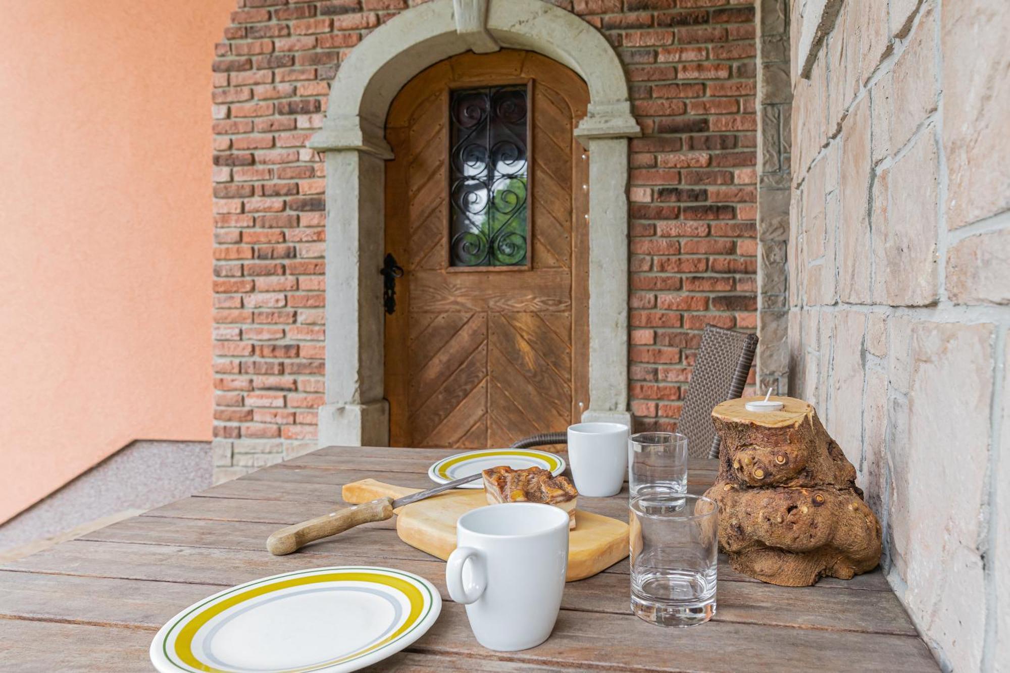 House Na Meji With Sauna - Happy Rentals Pivka Buitenkant foto