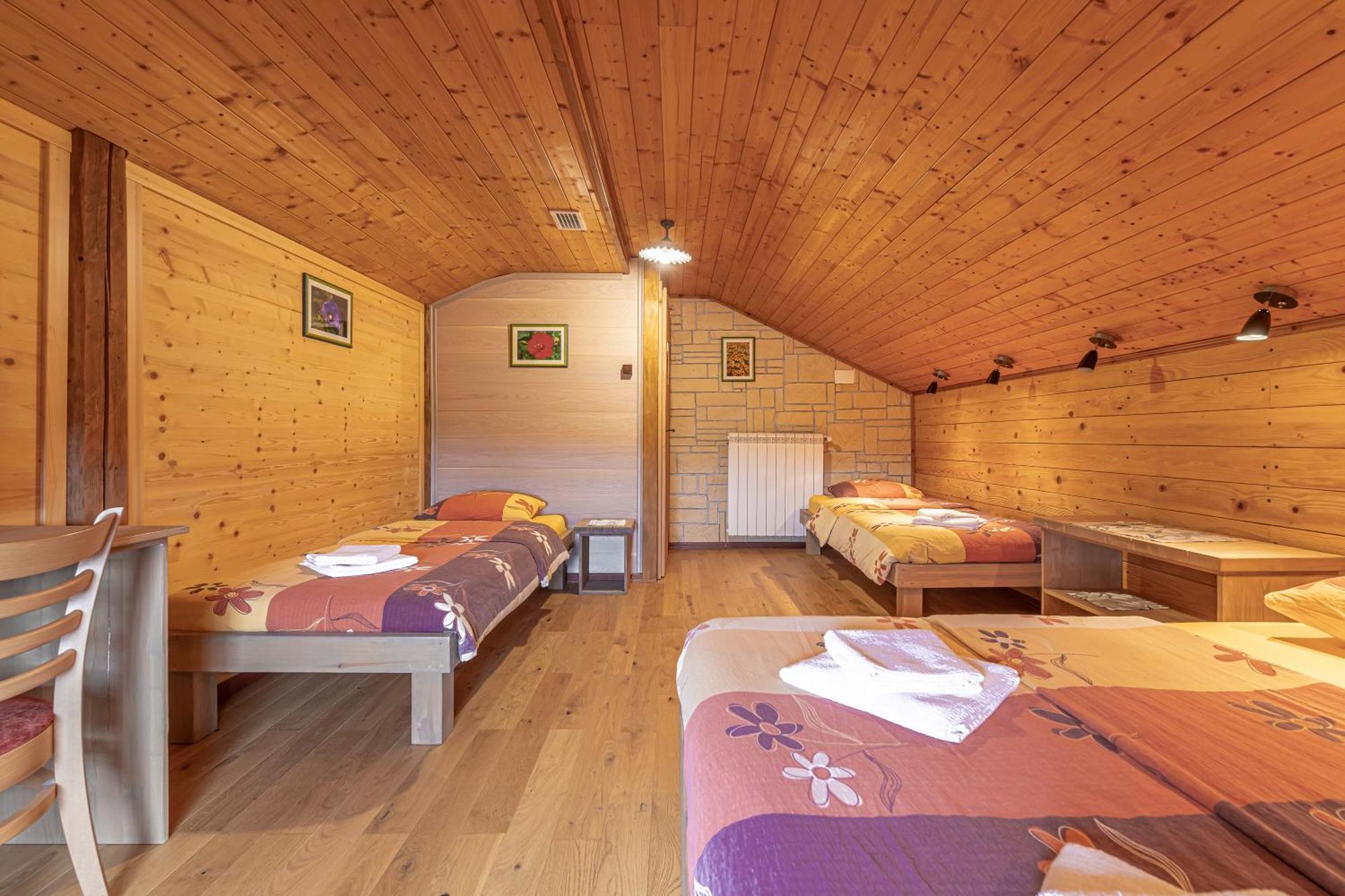 House Na Meji With Sauna - Happy Rentals Pivka Buitenkant foto